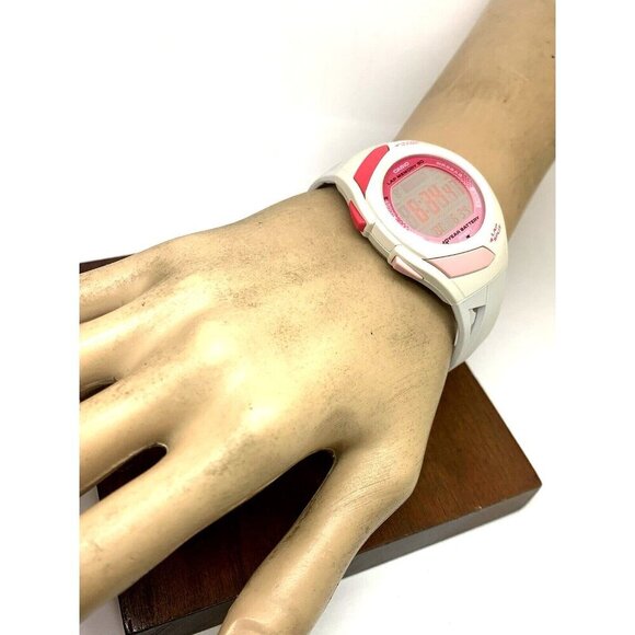 Casio Women's Watch STR300 Runner Lap Counter White Pink Resin Digital 2575 35mm - Picture 4 of 14